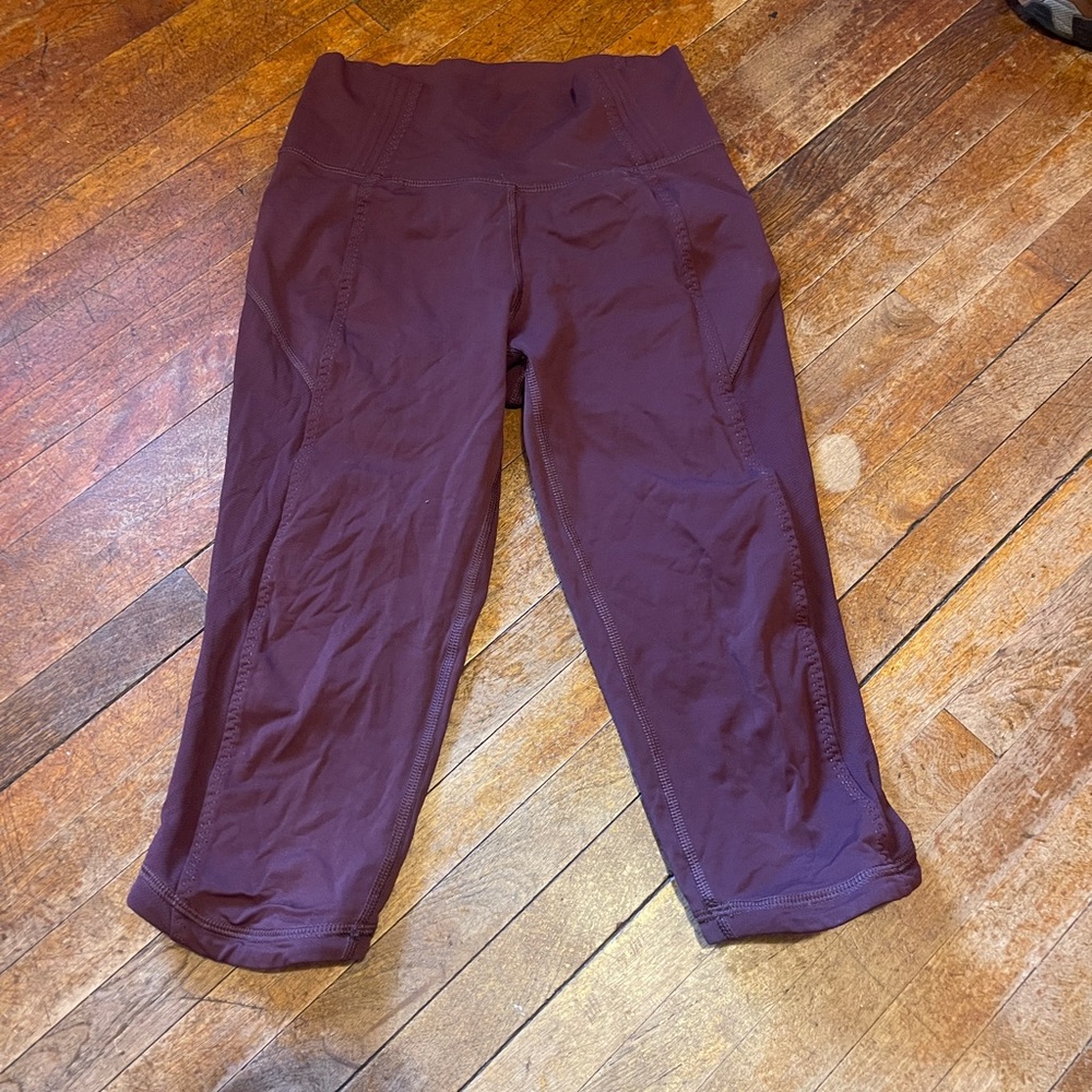 Lululemon Burgundy Crops, 4